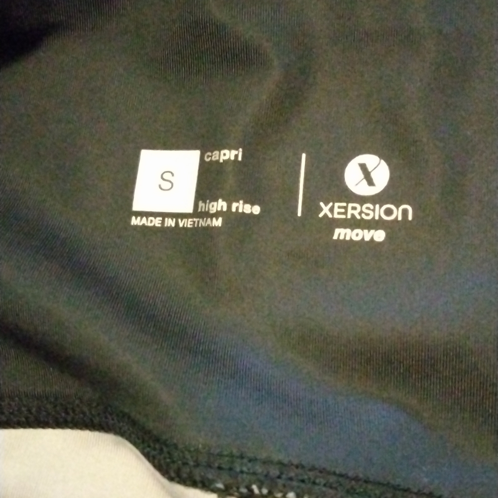 Xersion Capris Size Small - Picture 2 of 2
